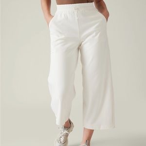 Athleta Triumph Hybrid Wide Leg Crop